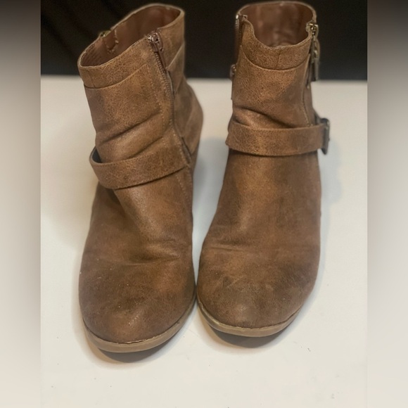 Preloved‎ ShoeDazzle Brown Suade Ankle Boots, no box, size 10 - Picture 4 of 7